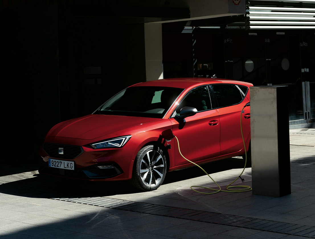 SEAT Leon E-Hybrid beim Laden